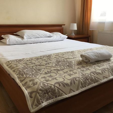 וסס Hotel Ferihegy מראה חיצוני תמונה