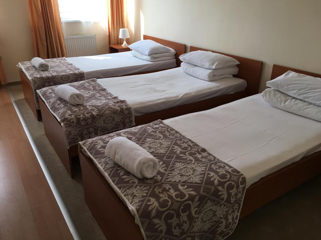 וסס Hotel Ferihegy מראה חיצוני תמונה